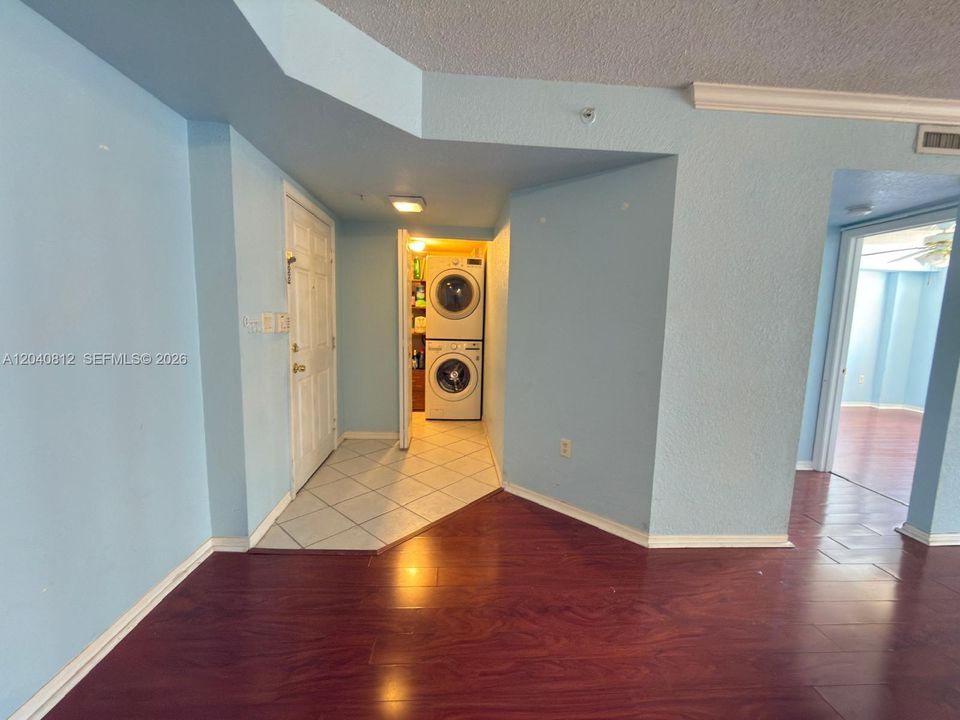 For Rent: $2,600 (2 beds, 2 baths, 1071 Square Feet)