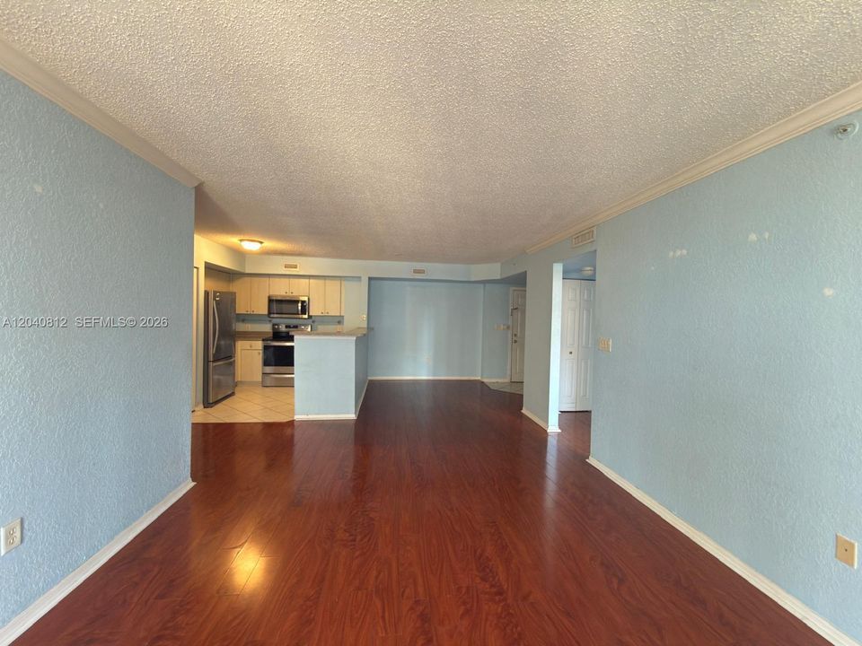 For Rent: $2,600 (2 beds, 2 baths, 1071 Square Feet)