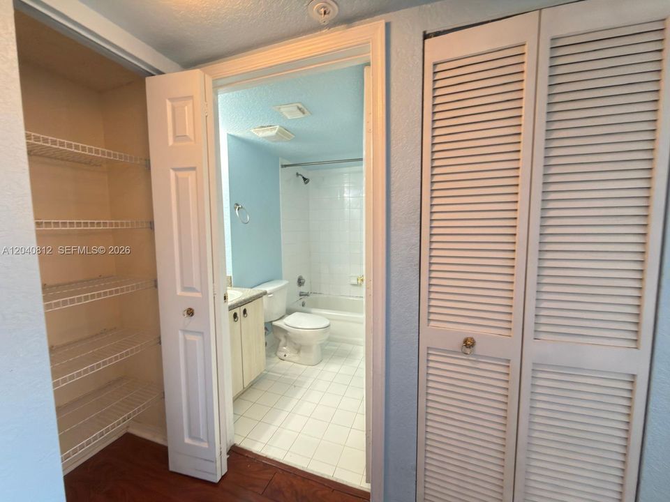 For Rent: $2,600 (2 beds, 2 baths, 1071 Square Feet)