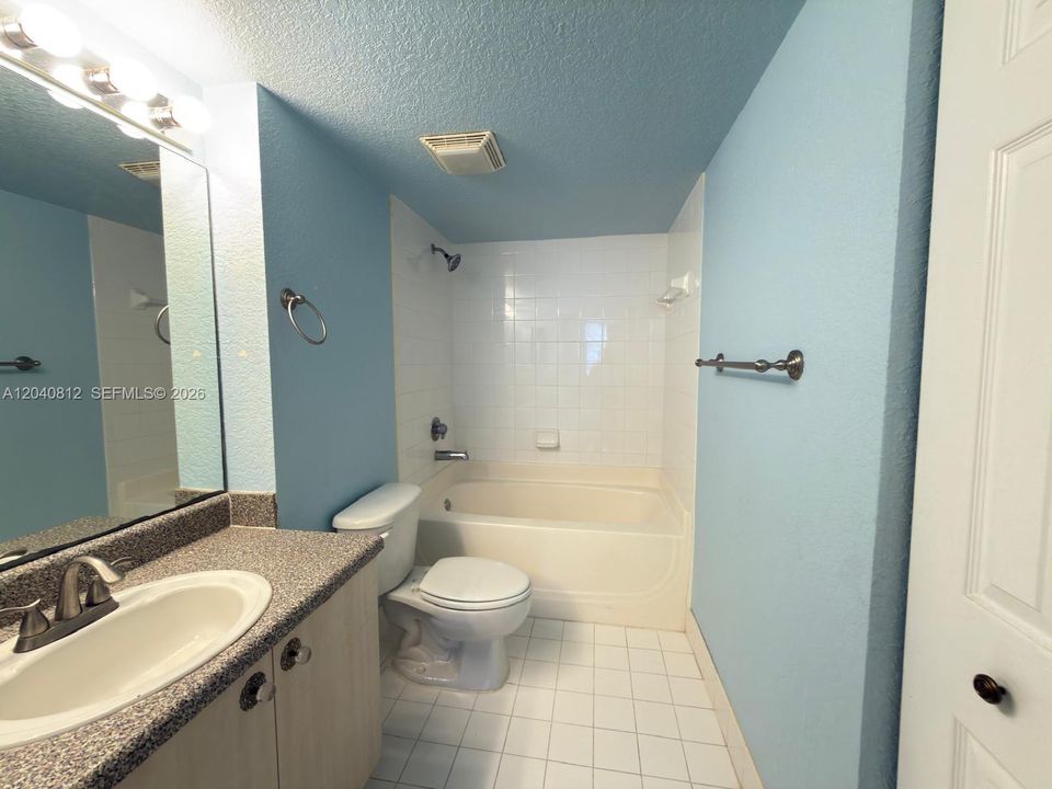 For Rent: $2,600 (2 beds, 2 baths, 1071 Square Feet)