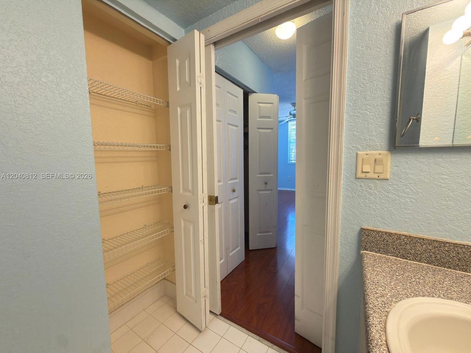 For Rent: $2,600 (2 beds, 2 baths, 1071 Square Feet)