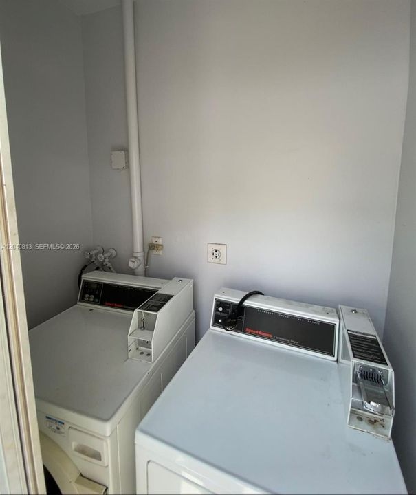 For Rent: $1,375 (0 beds, 1 baths, 2550 Square Feet)