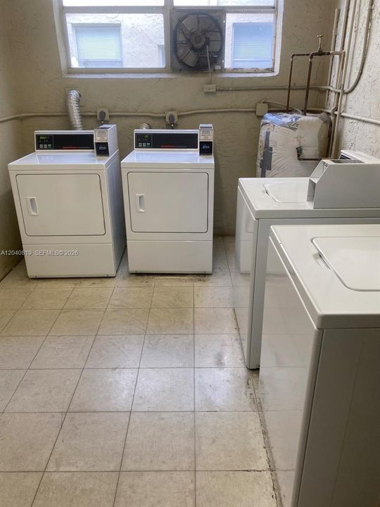 For Rent: $1,450 (1 beds, 1 baths, 830 Square Feet)