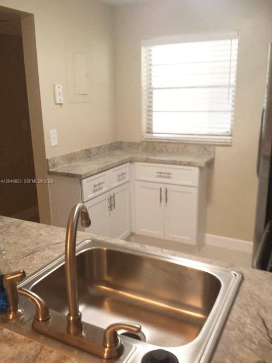 For Sale: $212,000 (2 beds, 2 baths, 970 Square Feet)