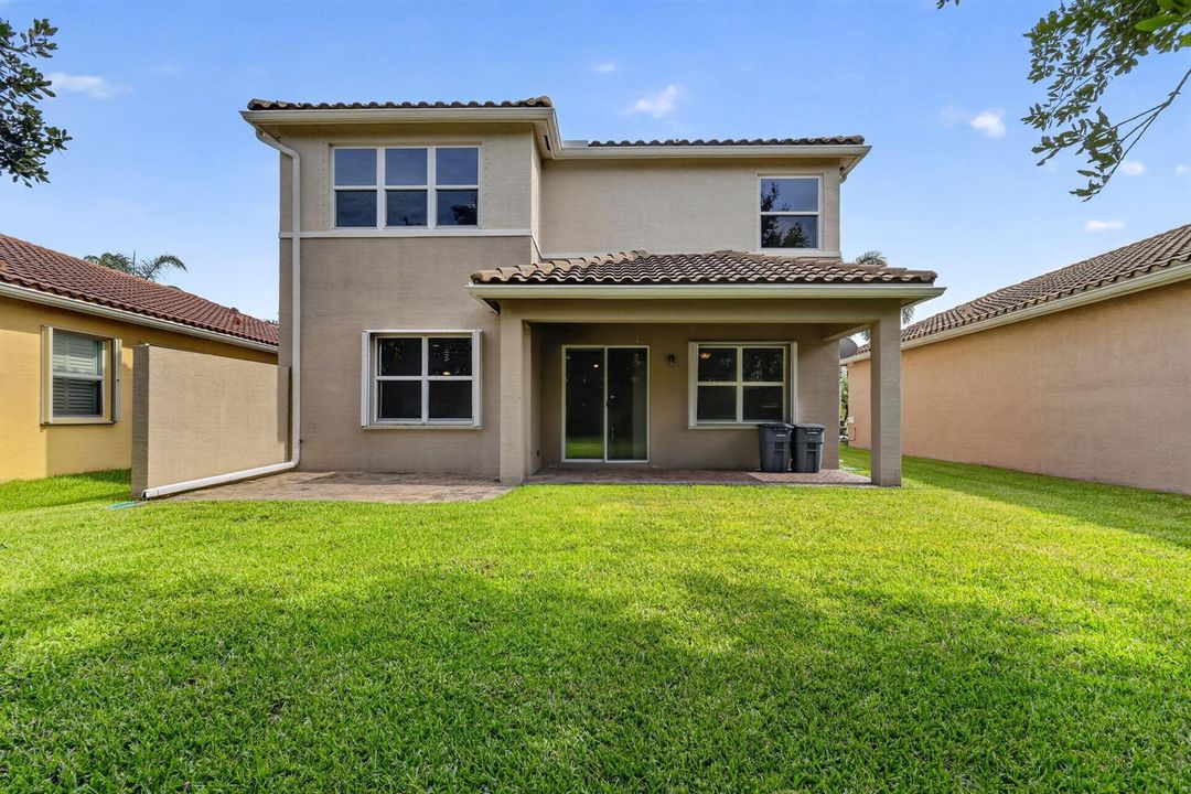8135 Cantabria Falls Dr