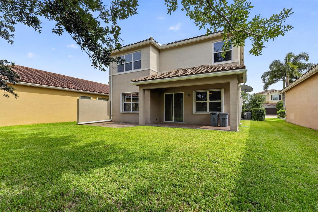8135 Cantabria Falls Dr