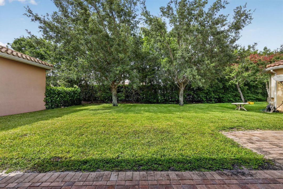 8135 Cantabria Falls Dr