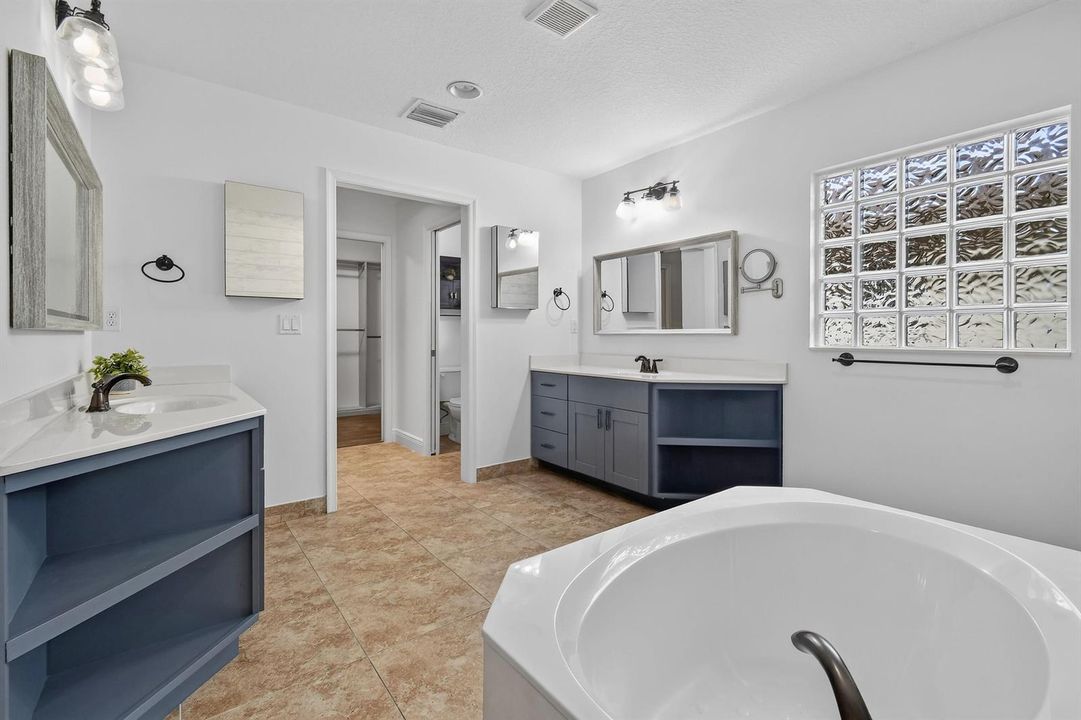 8565SEPinehavenAve(40)