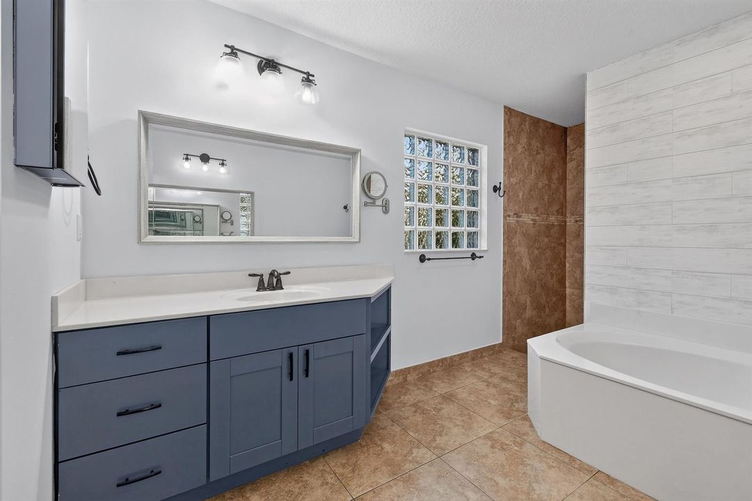 8565SEPinehavenAve(38)
