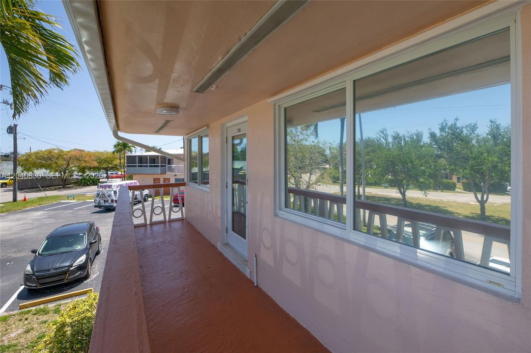 For Sale: $144,900 (2 beds, 1 baths, 848 Square Feet)