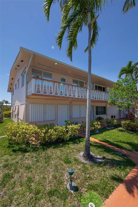 For Sale: $144,900 (2 beds, 1 baths, 848 Square Feet)