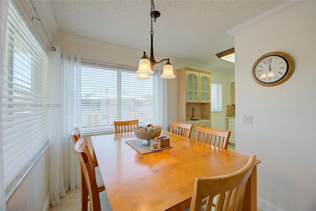 For Sale: $144,900 (2 beds, 1 baths, 848 Square Feet)