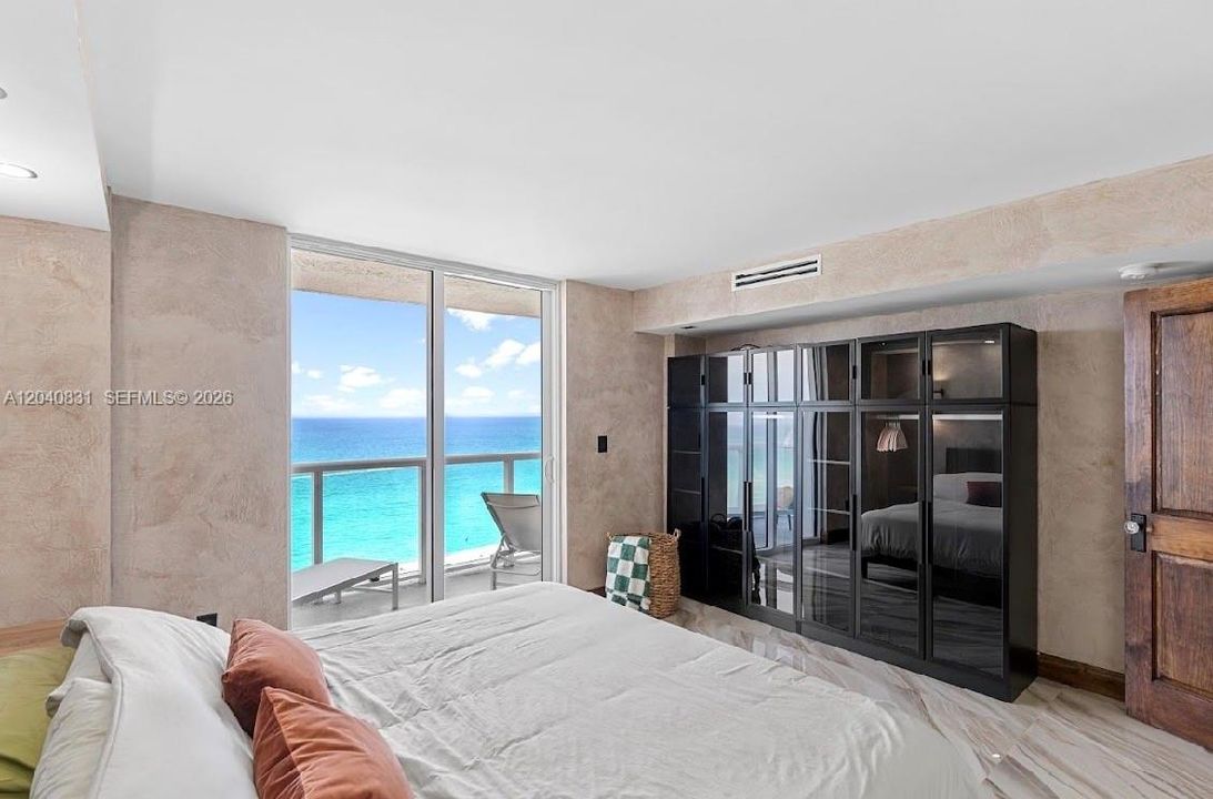 For Sale: $1,400,000 (2 beds, 2 baths, 1389 Square Feet)