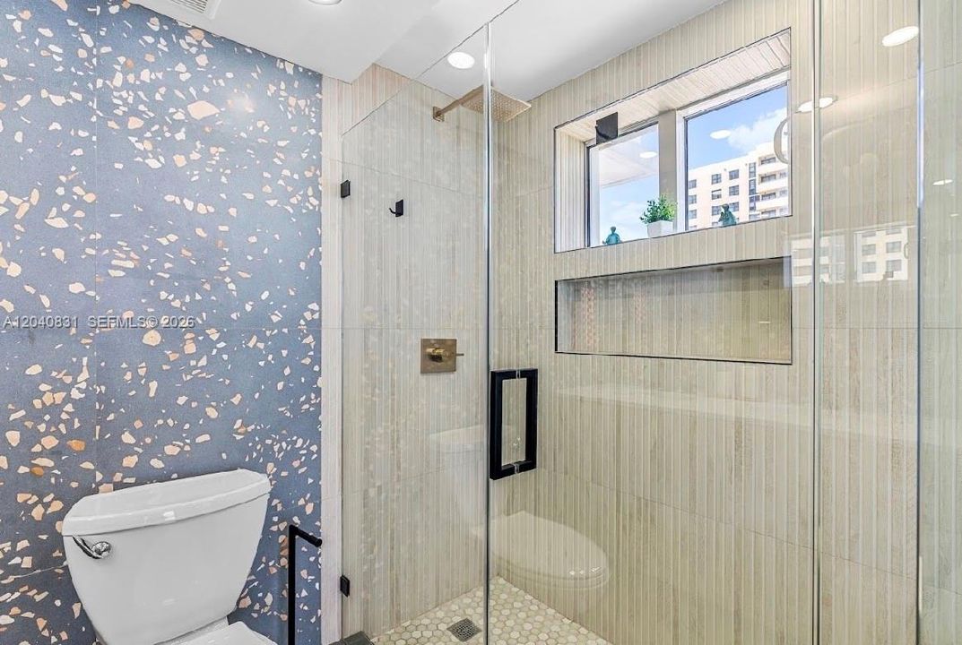 For Sale: $1,400,000 (2 beds, 2 baths, 1389 Square Feet)