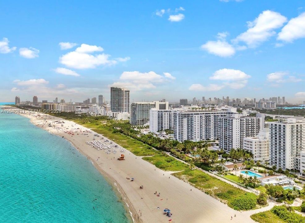 For Sale: $1,400,000 (2 beds, 2 baths, 1389 Square Feet)