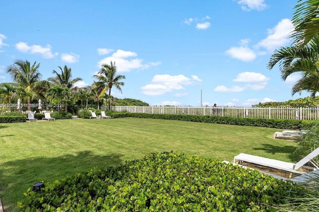 For Sale: $1,400,000 (2 beds, 2 baths, 1389 Square Feet)