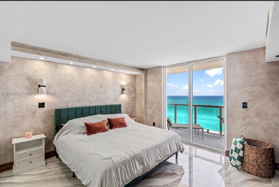 For Sale: $1,400,000 (2 beds, 2 baths, 1389 Square Feet)