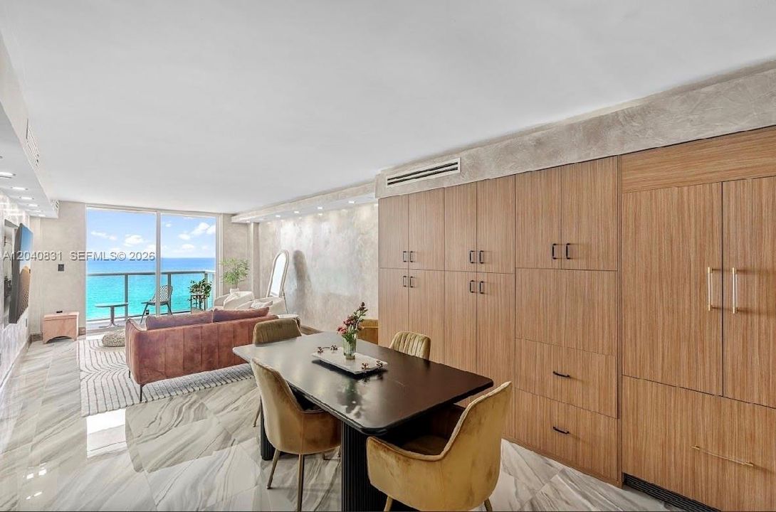 For Sale: $1,400,000 (2 beds, 2 baths, 1389 Square Feet)