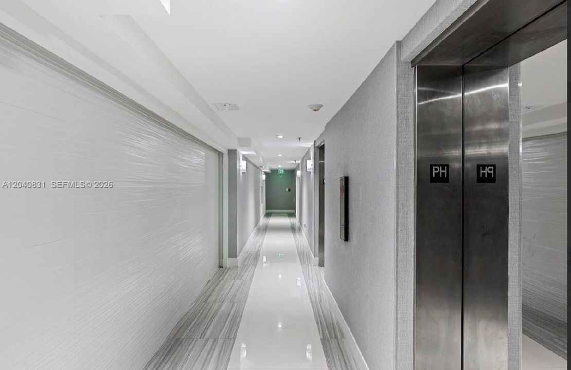 For Sale: $1,400,000 (2 beds, 2 baths, 1389 Square Feet)