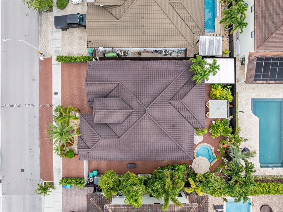 Active With Contract: $883,000 (3 beds, 2 baths, 2150 Square Feet)