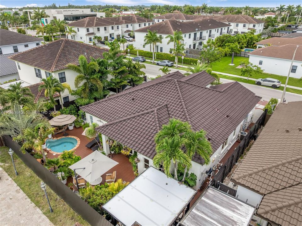 Active With Contract: $883,000 (3 beds, 2 baths, 2150 Square Feet)