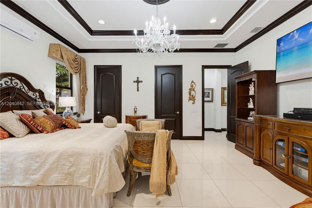 Active With Contract: $883,000 (3 beds, 2 baths, 2150 Square Feet)