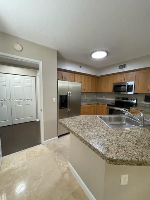 For Rent: $2,700 (2 beds, 2 baths, 1238 Square Feet)