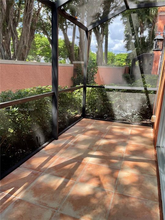 For Rent: $2,700 (2 beds, 2 baths, 1238 Square Feet)