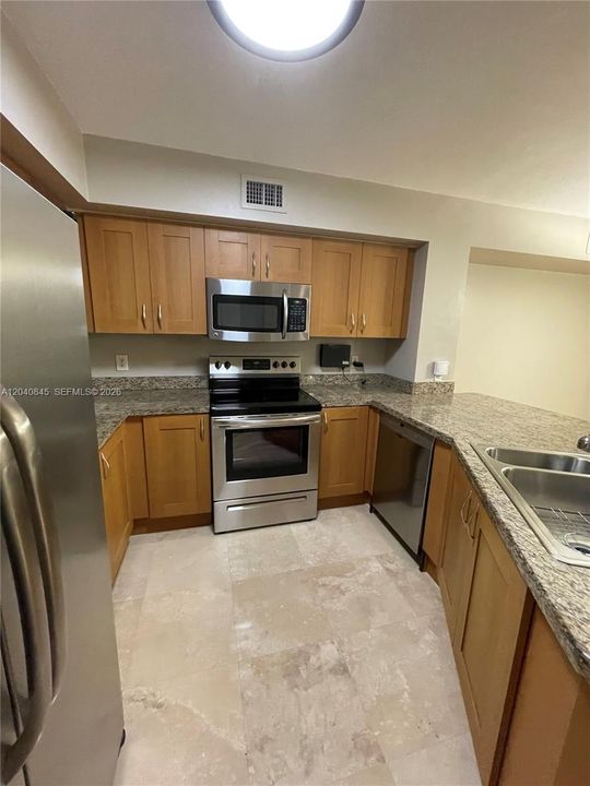 For Rent: $2,700 (2 beds, 2 baths, 1238 Square Feet)