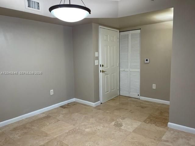 For Rent: $2,700 (2 beds, 2 baths, 1238 Square Feet)