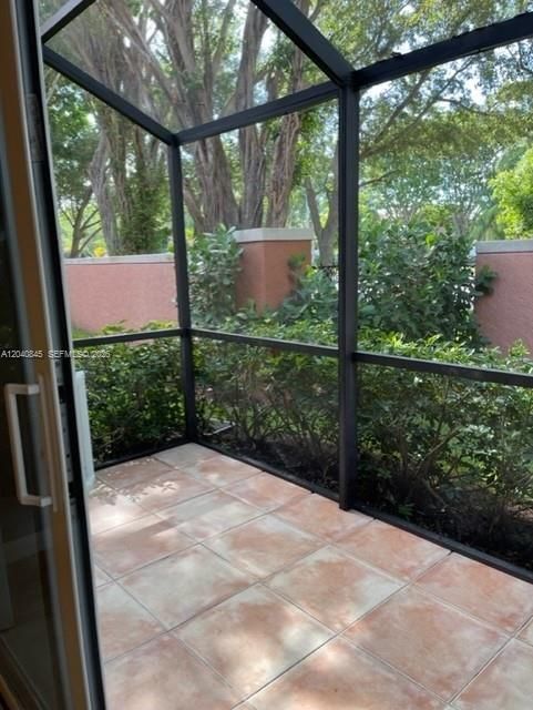 For Rent: $2,700 (2 beds, 2 baths, 1238 Square Feet)