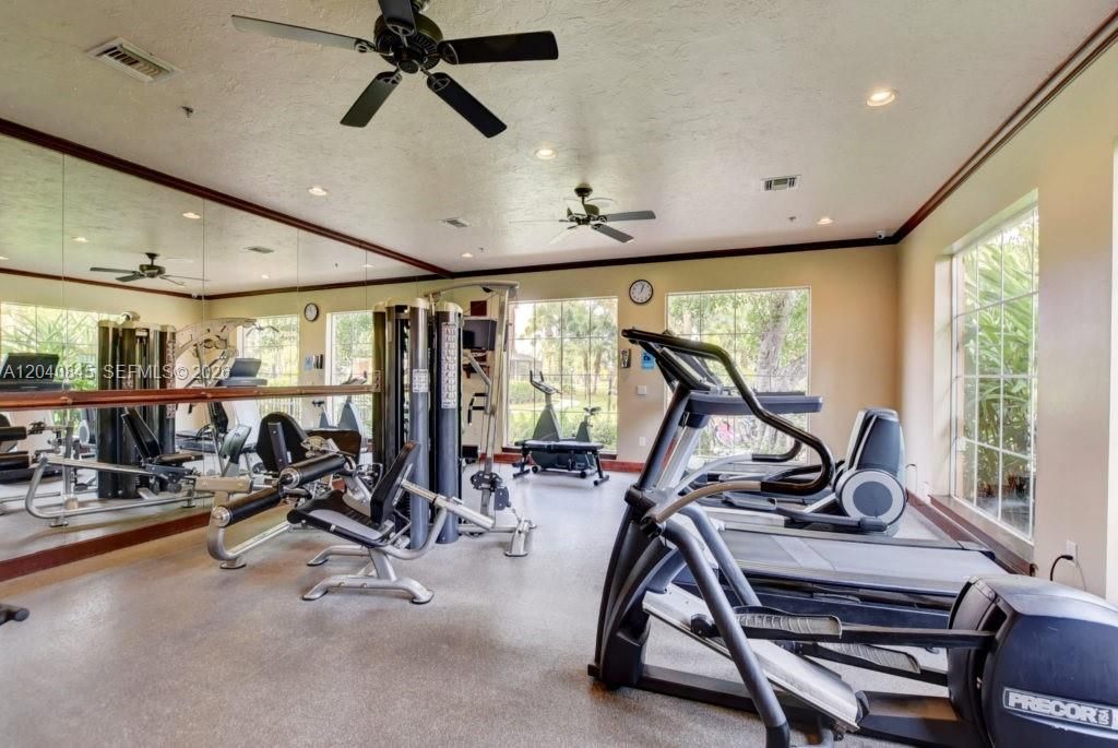 For Rent: $2,700 (2 beds, 2 baths, 1238 Square Feet)