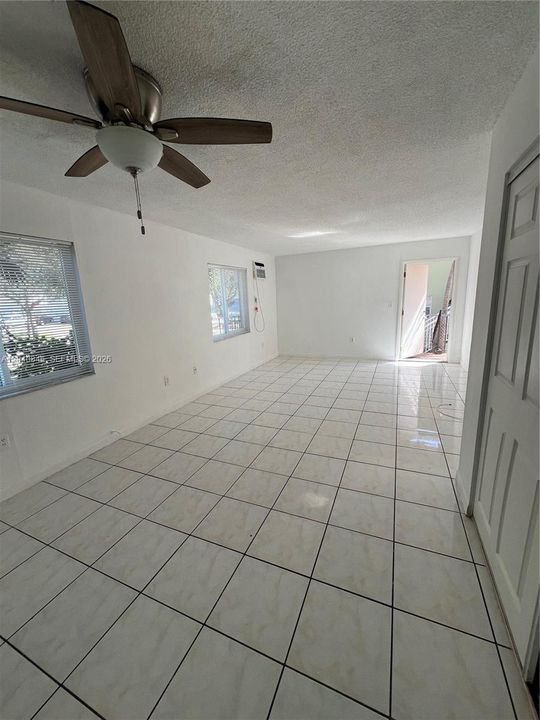 For Rent: $1,600 (0 beds, 1 baths, 450 Square Feet)