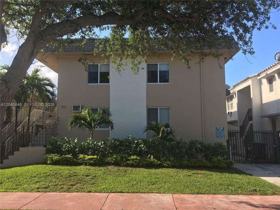 For Rent: $1,600 (0 beds, 1 baths, 450 Square Feet)