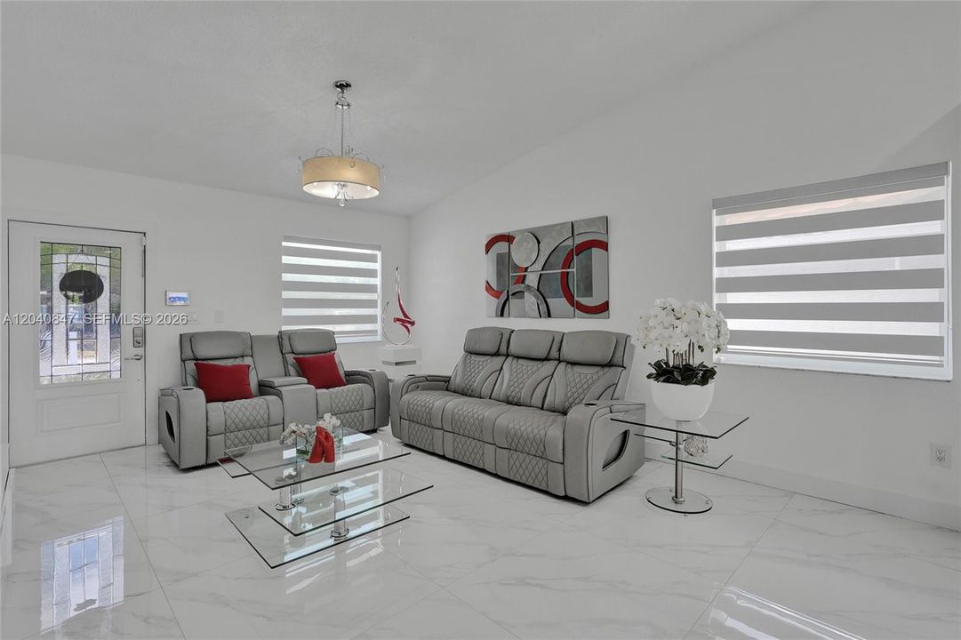 En Venta: $589,000 (3 camas, 2 baños, 1357 Pies cuadrados)