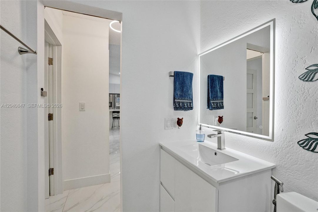 En Venta: $589,000 (3 camas, 2 baños, 1357 Pies cuadrados)