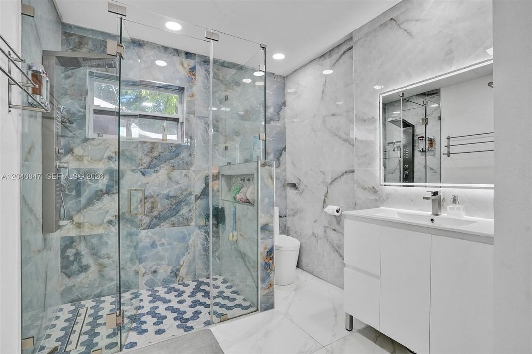 En Venta: $589,000 (3 camas, 2 baños, 1357 Pies cuadrados)