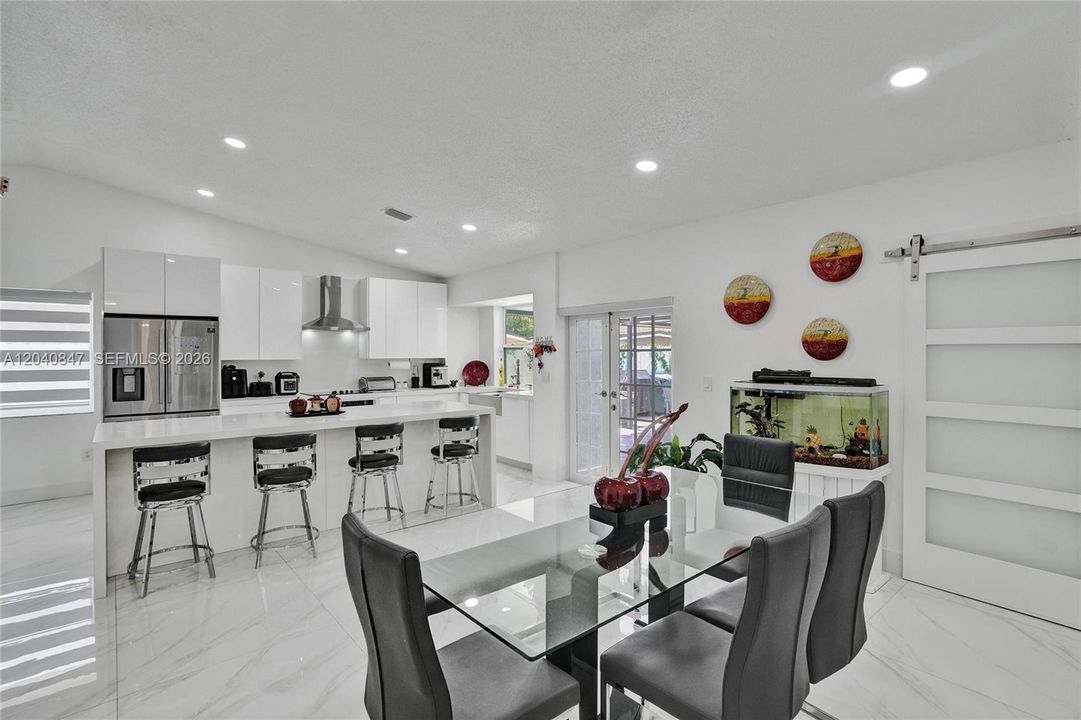 En Venta: $589,000 (3 camas, 2 baños, 1357 Pies cuadrados)