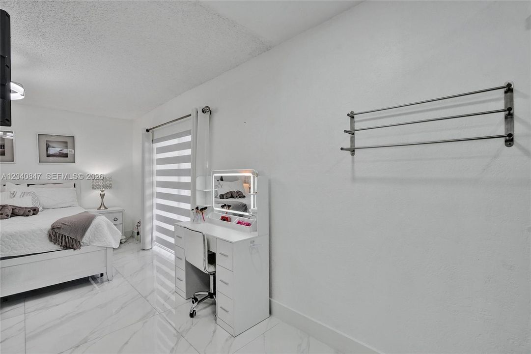 En Venta: $589,000 (3 camas, 2 baños, 1357 Pies cuadrados)