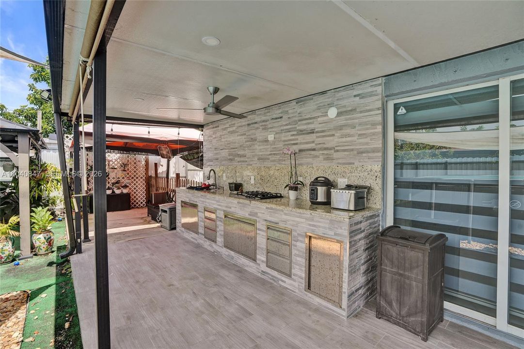 En Venta: $589,000 (3 camas, 2 baños, 1357 Pies cuadrados)