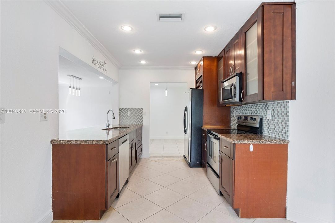For Sale: $499,990 (3 beds, 2 baths, 1785 Square Feet)