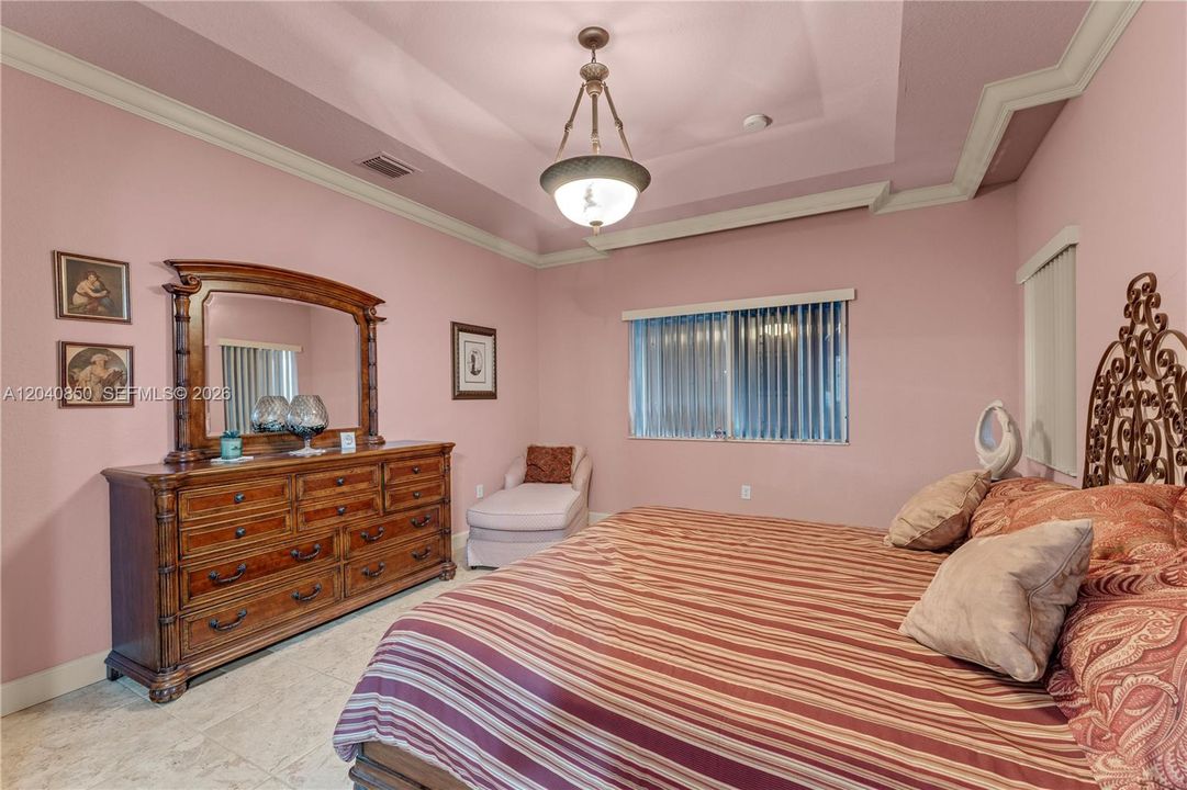For Sale: $600,000 (3 beds, 2 baths, 1519 Square Feet)