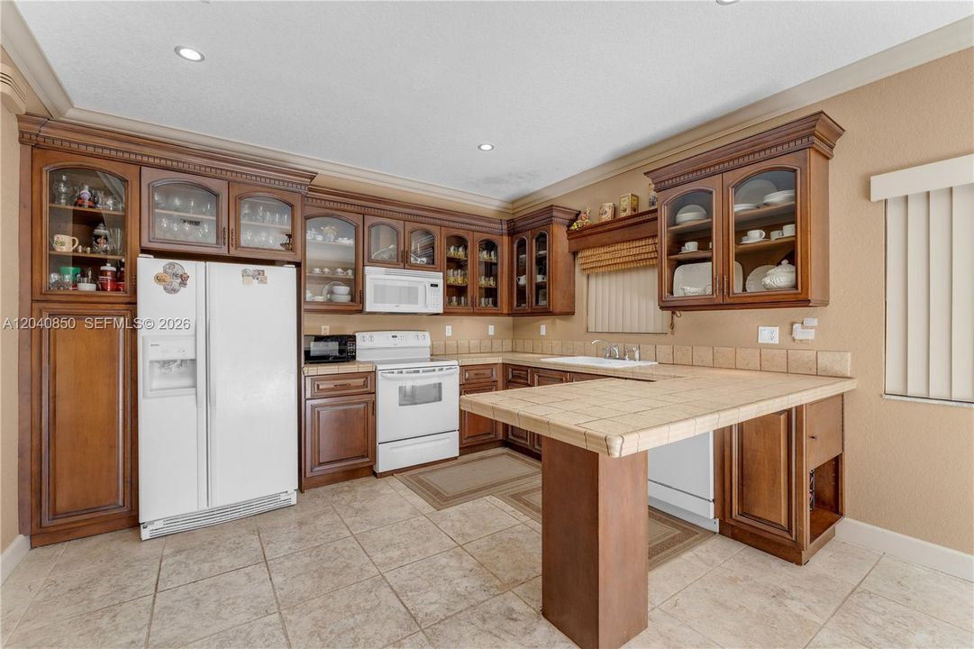 For Sale: $600,000 (3 beds, 2 baths, 1519 Square Feet)