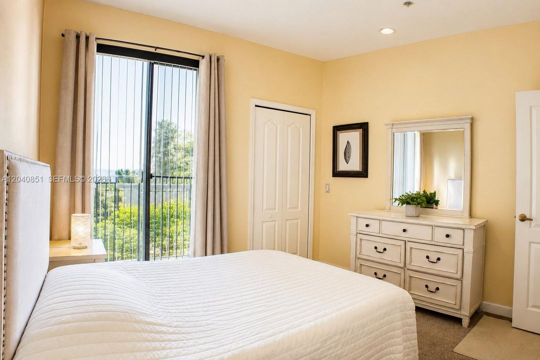 For Sale: $393,000 (3 beds, 2 baths, 1340 Square Feet)
