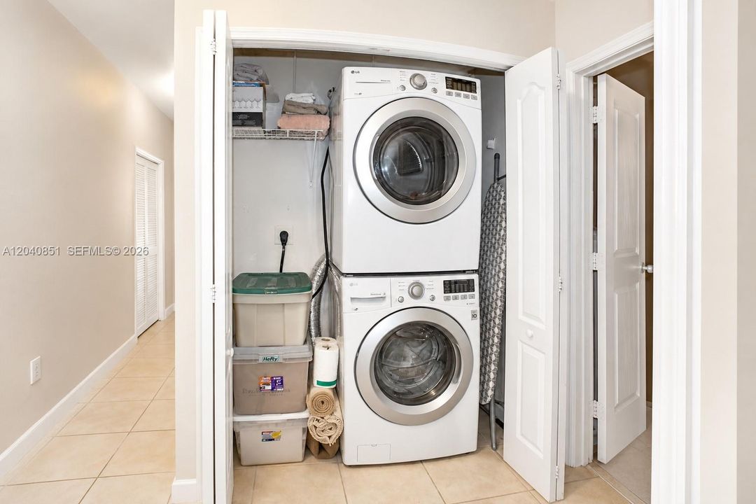 For Sale: $393,000 (3 beds, 2 baths, 1340 Square Feet)