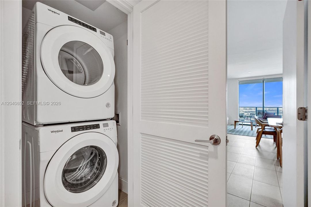 For Sale: $1,350,000 (3 beds, 2 baths, 1230 Square Feet)