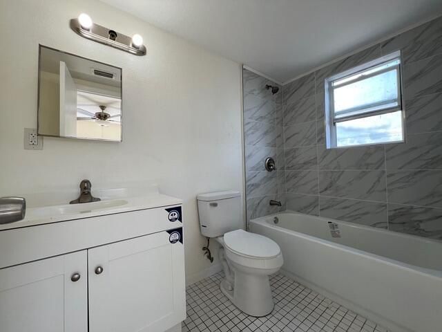 520-3 Bath2