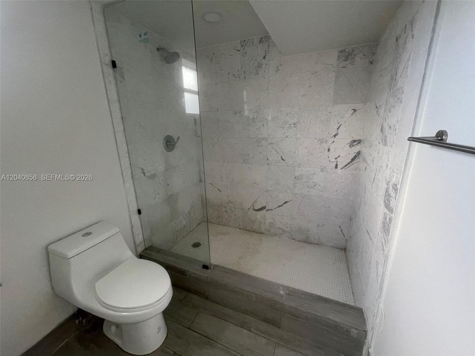 For Rent: $1,700 (1 beds, 1 baths, 525 Square Feet)