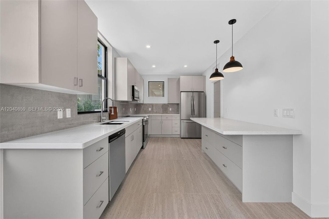 For Sale: $1,749,000 (5 beds, 5 baths, 2600 Square Feet)