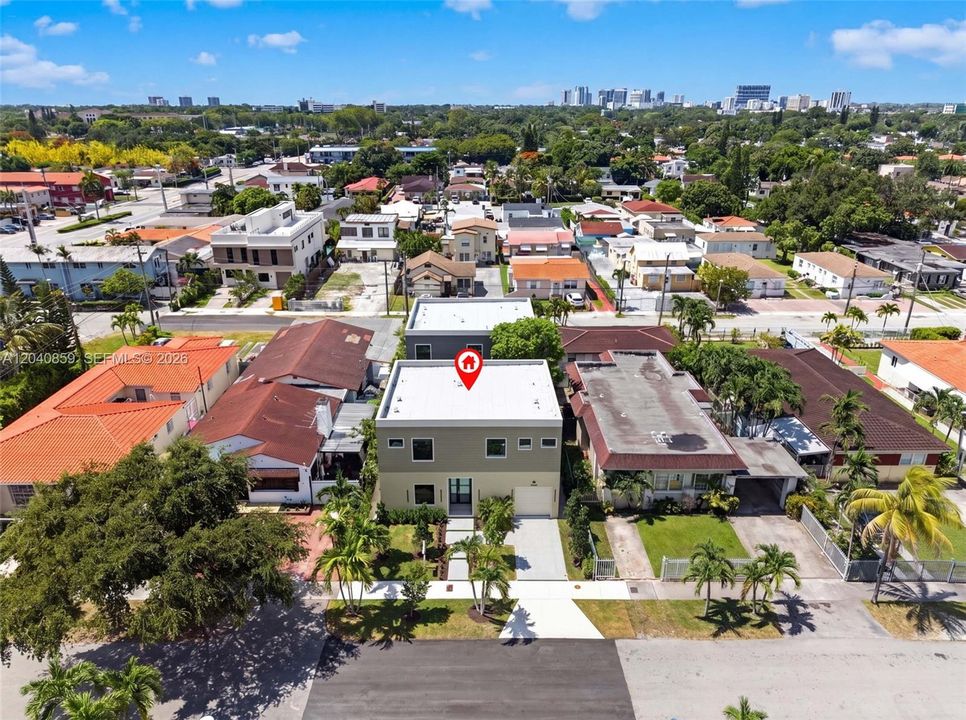 For Sale: $1,749,000 (5 beds, 5 baths, 2600 Square Feet)